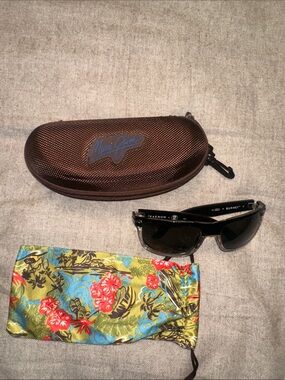 MAUI JIM SUNGLASSES AND CASE